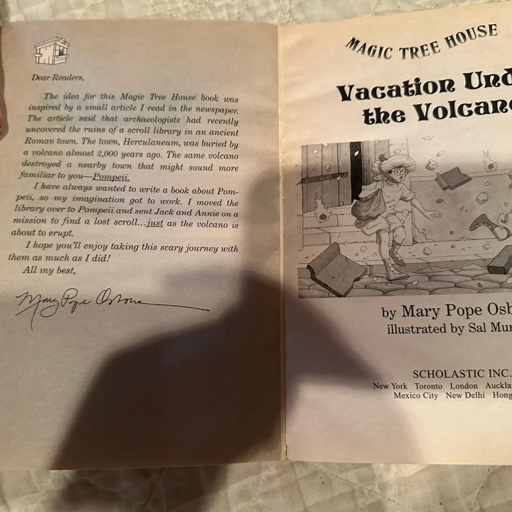 Vacation under the volcano- Magic tree house #13 - Picture 3 of 12